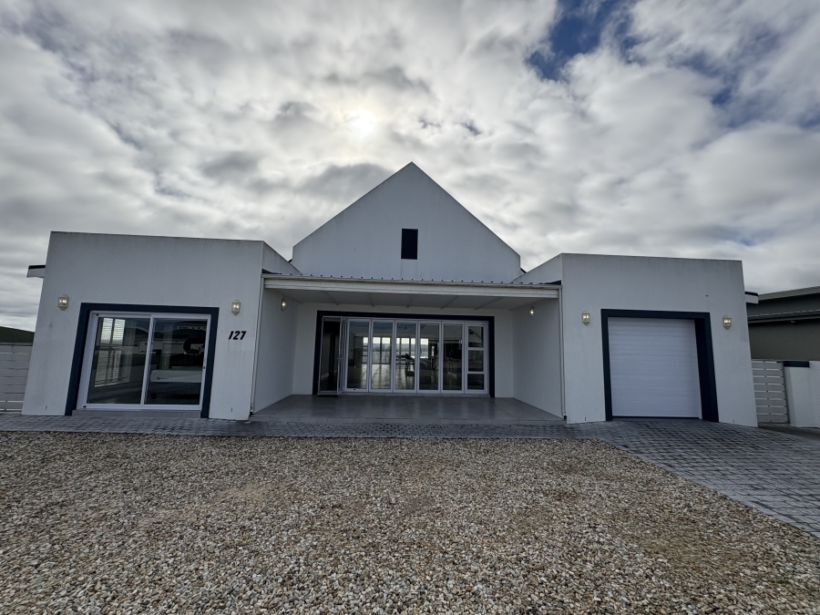 To Let 4 Bedroom Property for Rent in Yzerfontein Western Cape
